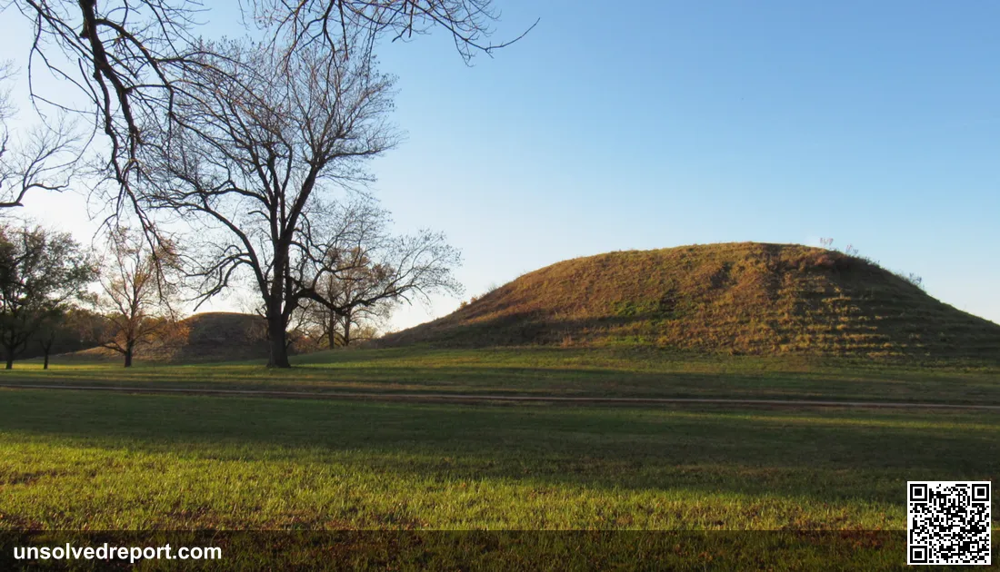 Mound 59 (on left, conical mound) and Mound 60 (right, platform mound). Commonly known as the Twin Mounds, they stand o…