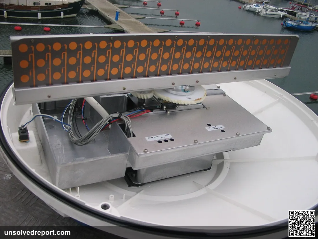 radar antenna of JRC RADAR 3000 (with cap removed) on SV Eltanin in yacht harbour in Gdynia, POLAND.
