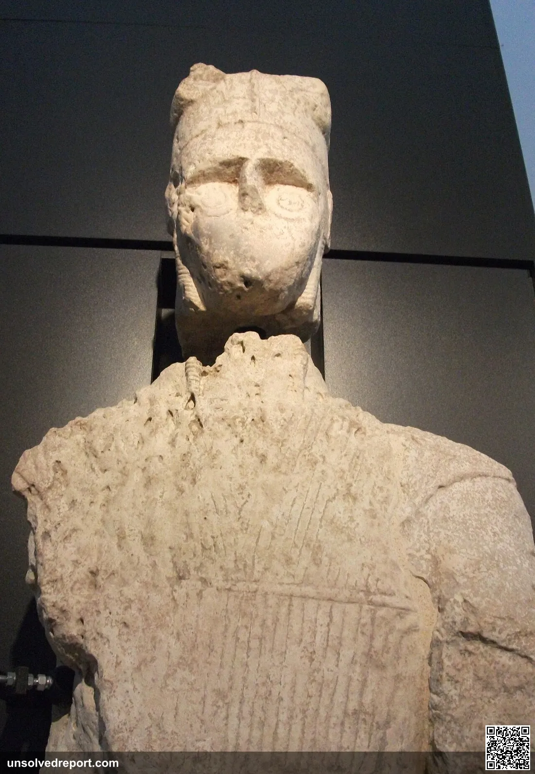 Sculpture, Giant of Monte Prama, warrior, Sardinia, Italy, Nuragic civilization,archaeology, bronze age
