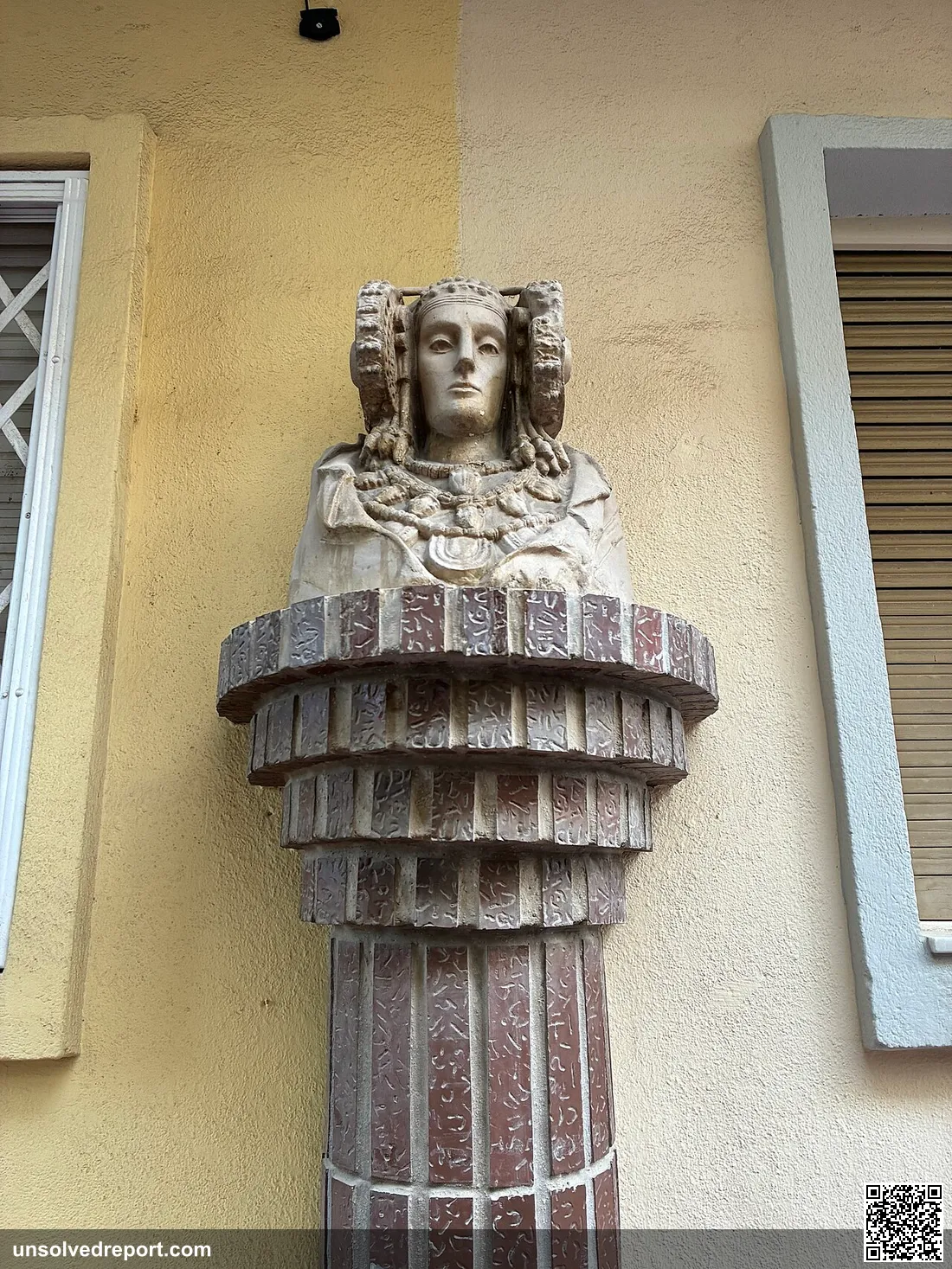 Bust of the Lady of Elche on Elche Street in San Vicente del Raspeig, Alicante province, Spain.