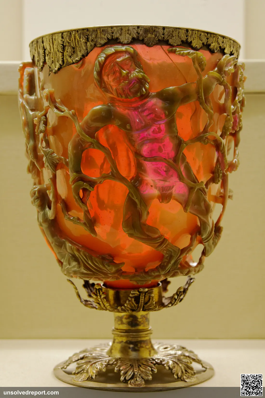 The 4th-century Roman Lycurgus Cup glowing red when lit from behind, an effect produced by nanoscale gold and silver particles in the dichroic glass, British Museum.